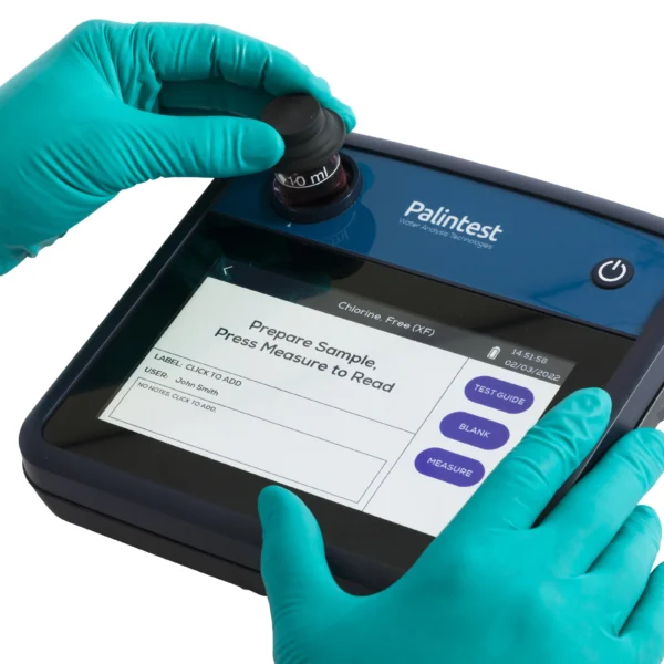 Fotómetro Multiparamétrico Lumiso Pooltest Expert Palintest